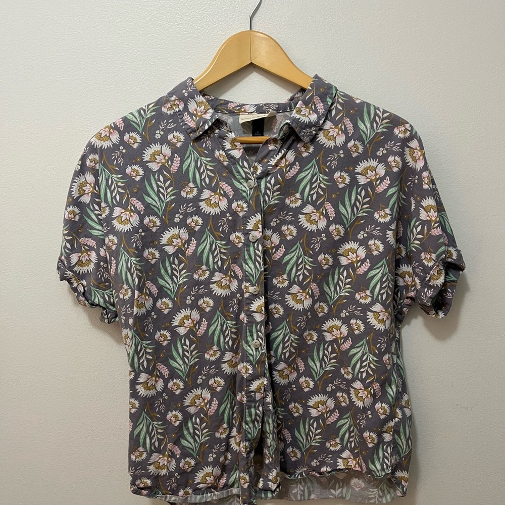 Universal Thread Floral Button-Up Shirt